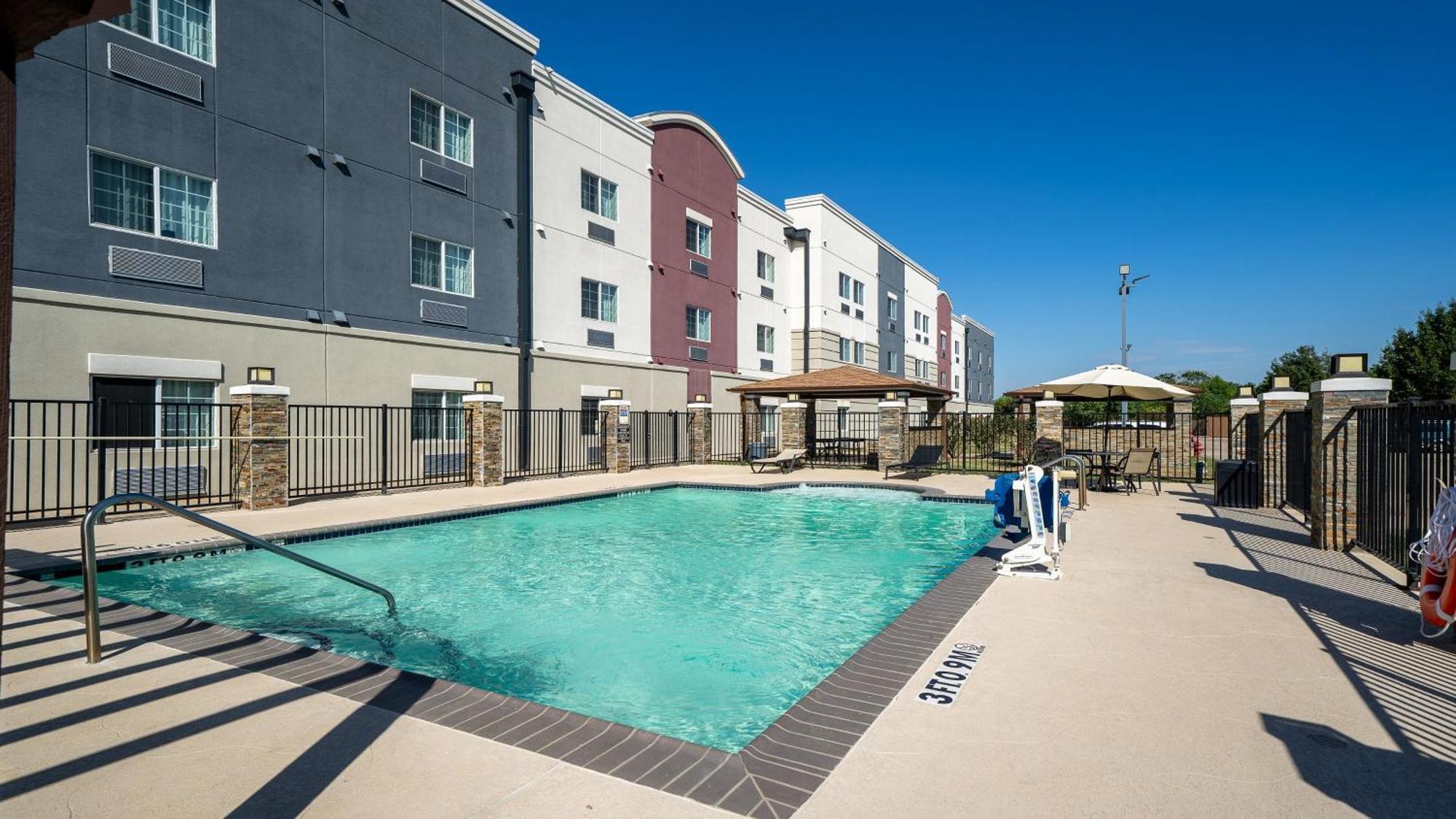 Candlewood Suites Baytown By Ihg Exterior foto